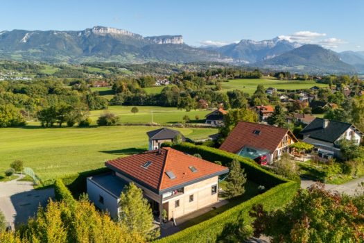 Charming Home in the Heart of Nature with Panoramic Views