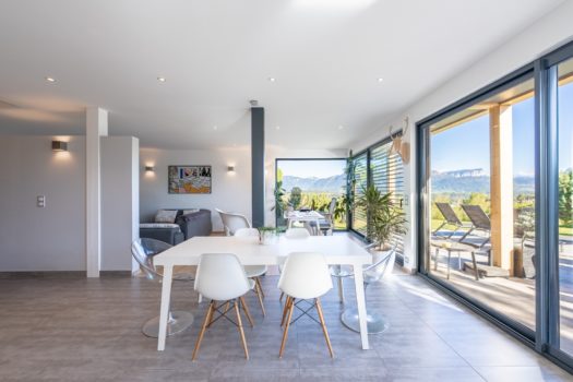 Charming Home in the Heart of Nature with Panoramic Views