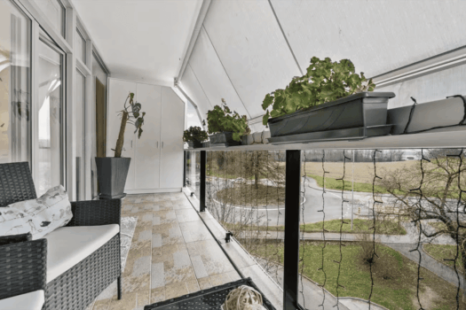 Charming Renovated 4.5-Room Apartment – Casatax Opportunity