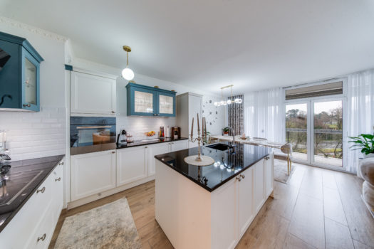 Charming Renovated 4.5-Room Apartment – Casatax Opportunity